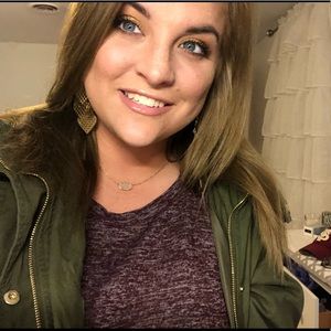 Meet your Posher, Brittney